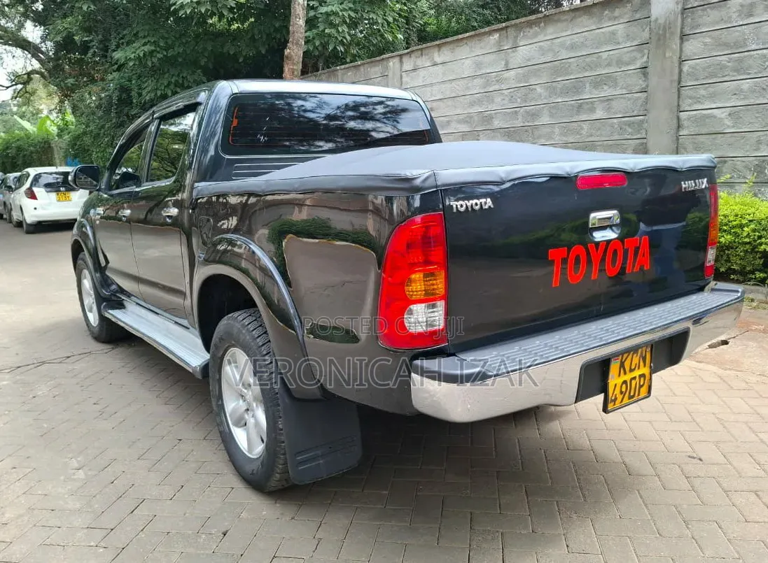 Toyota Hilux 2011