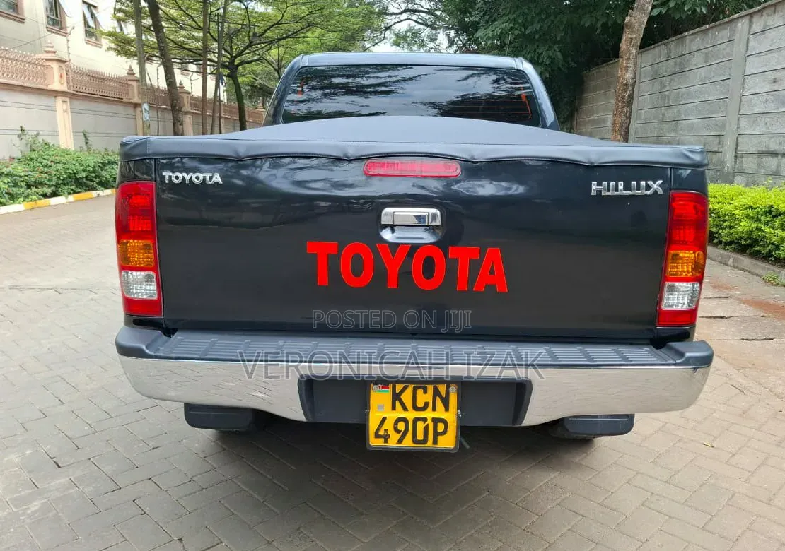 Toyota Hilux 2011