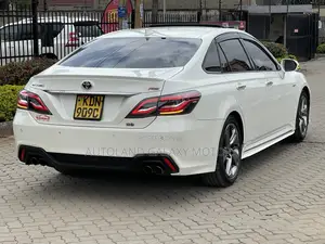 Toyota Crown 2020 White