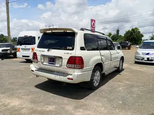 Toyota Land Cruiser 2005 White