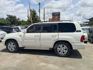Toyota Land Cruiser 2005 White