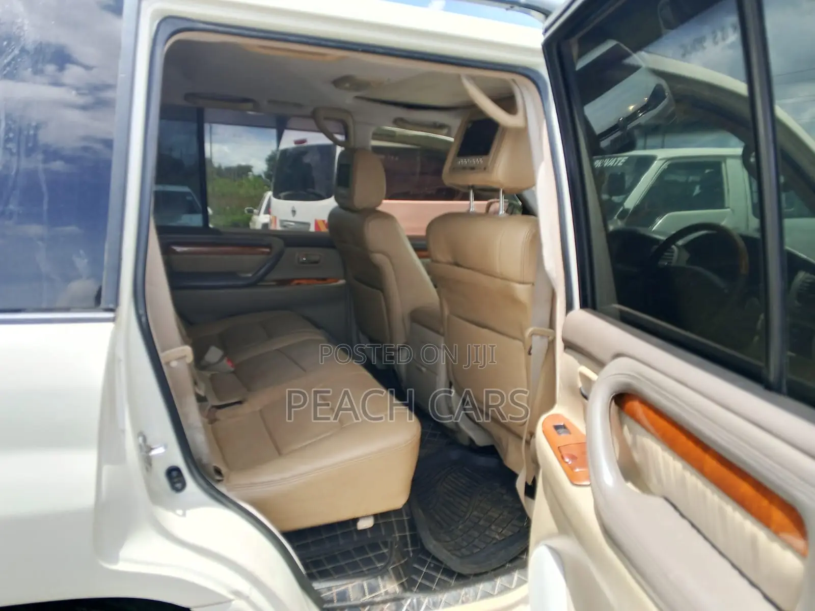 Toyota Land Cruiser 2005 White
