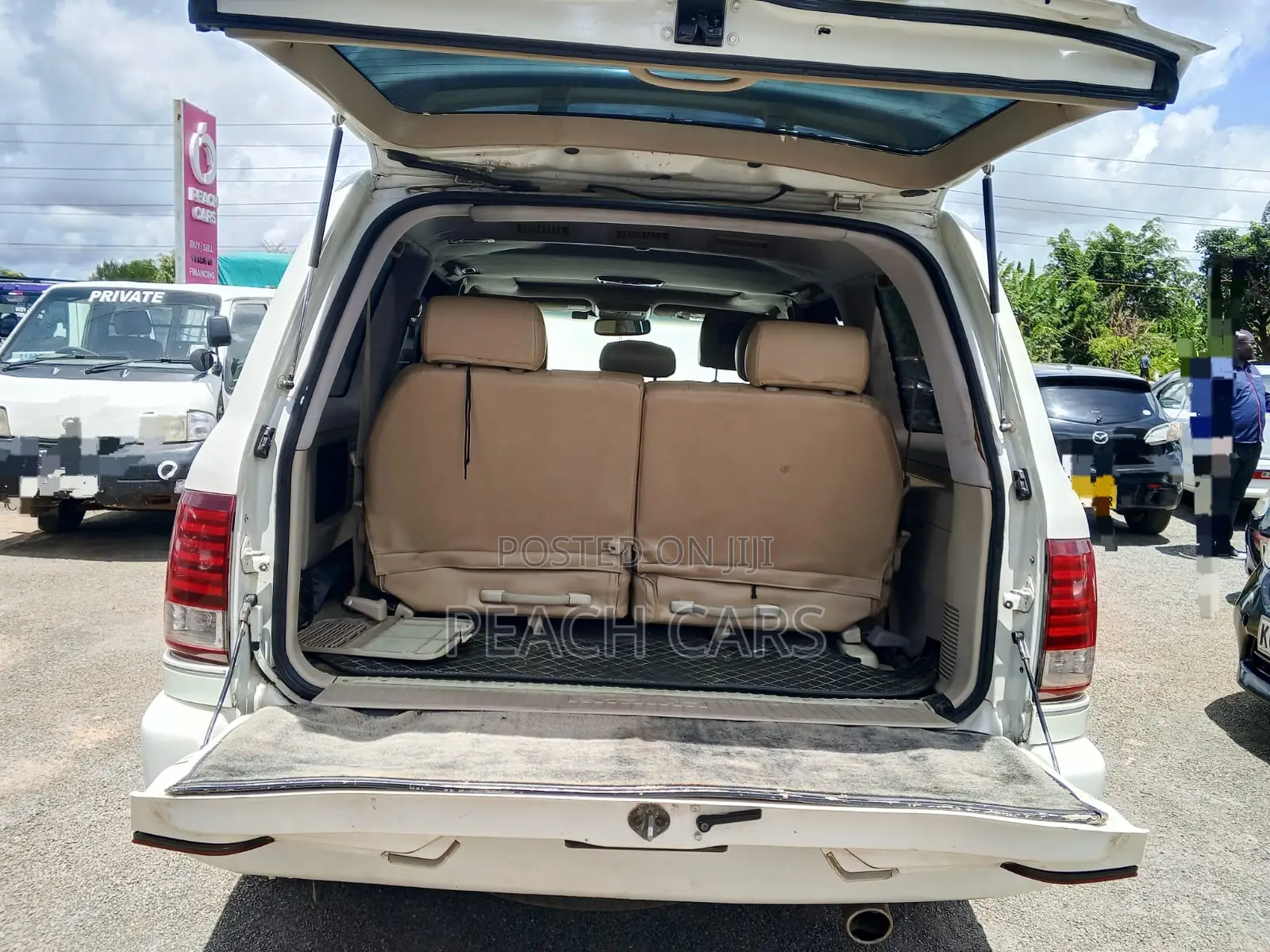 Toyota Land Cruiser 2005 White