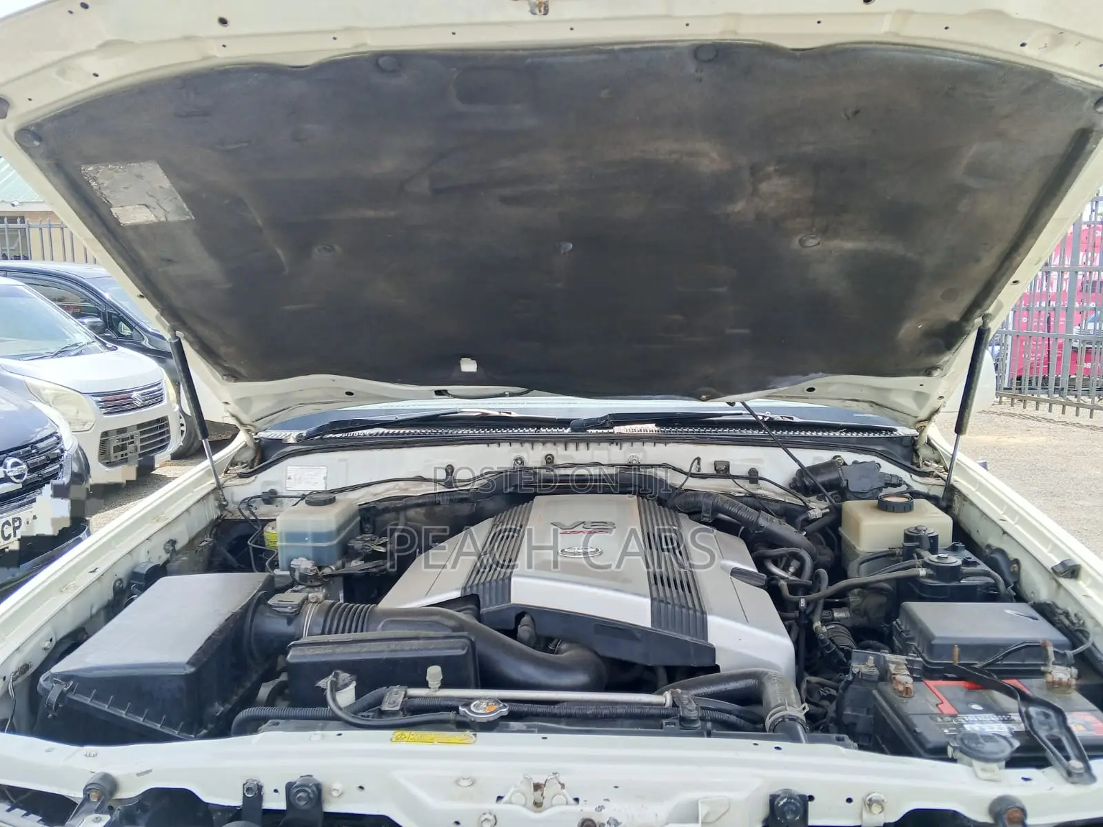 Toyota Land Cruiser 2005 White