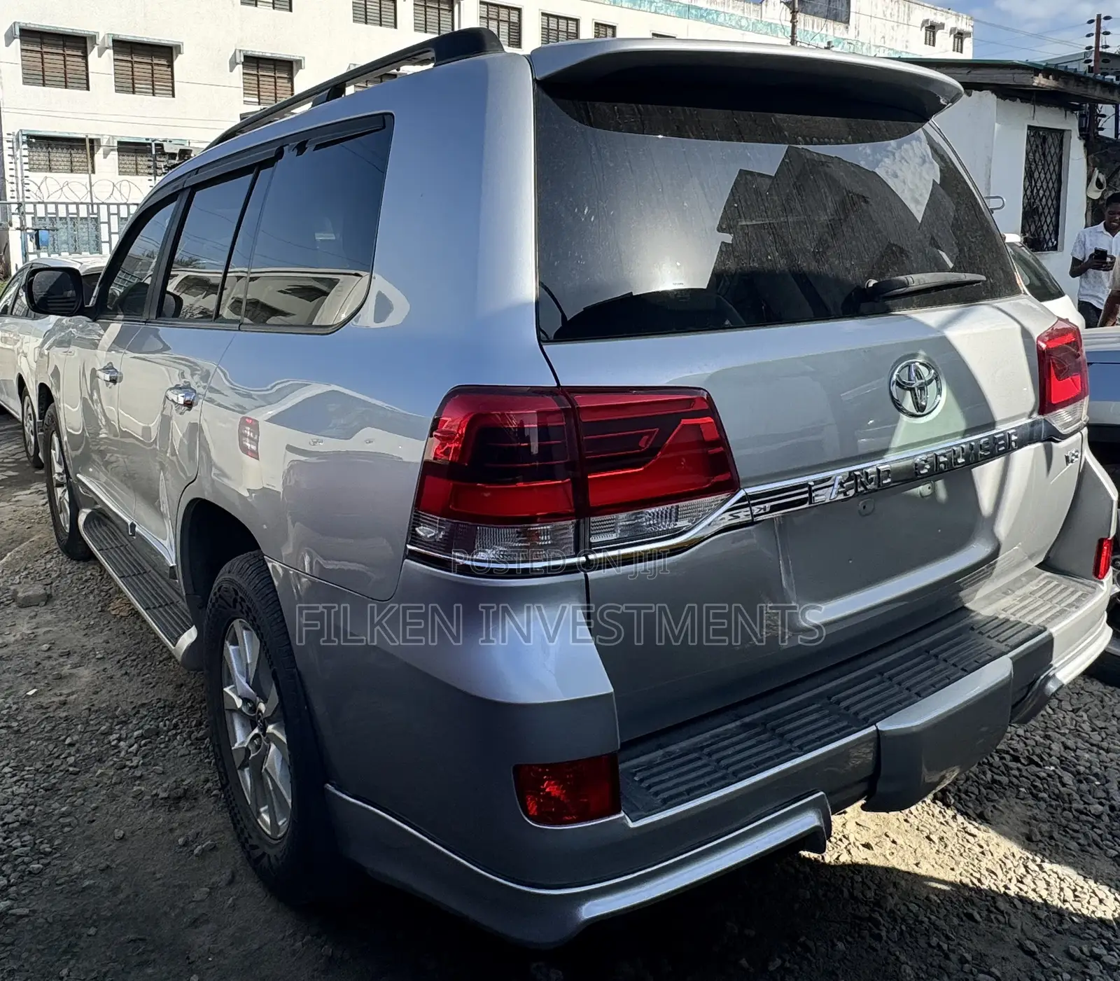Toyota Land Cruiser 5.7 V8 VX-S 2017 Silver