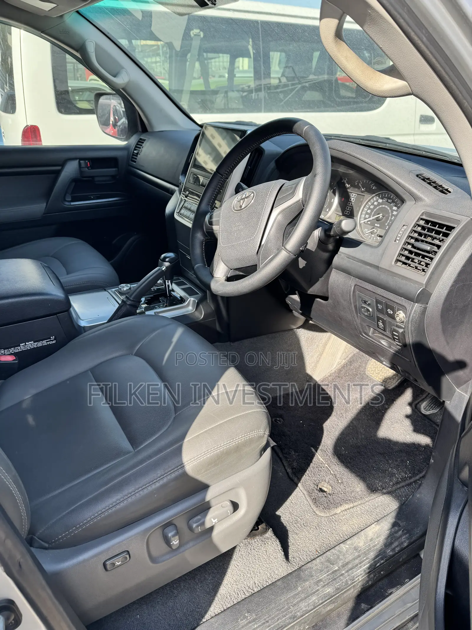 Toyota Land Cruiser 5.7 V8 VX-S 2017 Silver