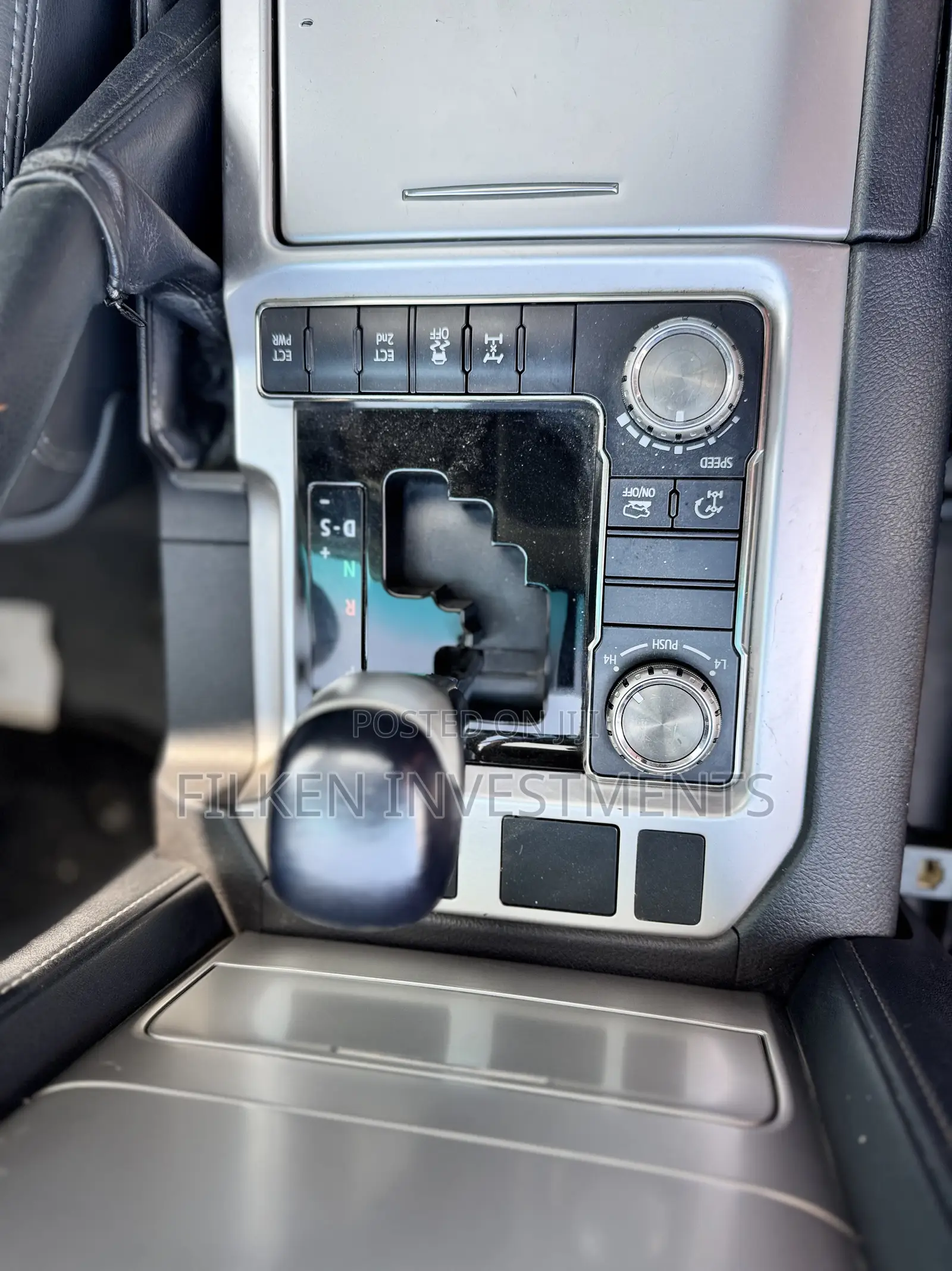 Toyota Land Cruiser 5.7 V8 VX-S 2017 Silver