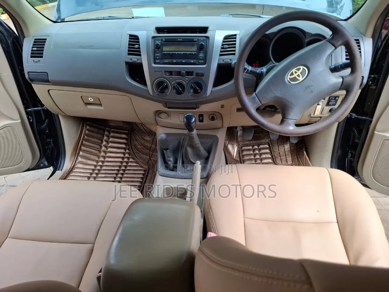 Toyota Hilux 2011 Gray