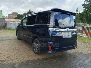 Toyota Voxy 2018 Blue