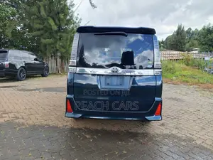 Toyota Voxy 2018 Blue