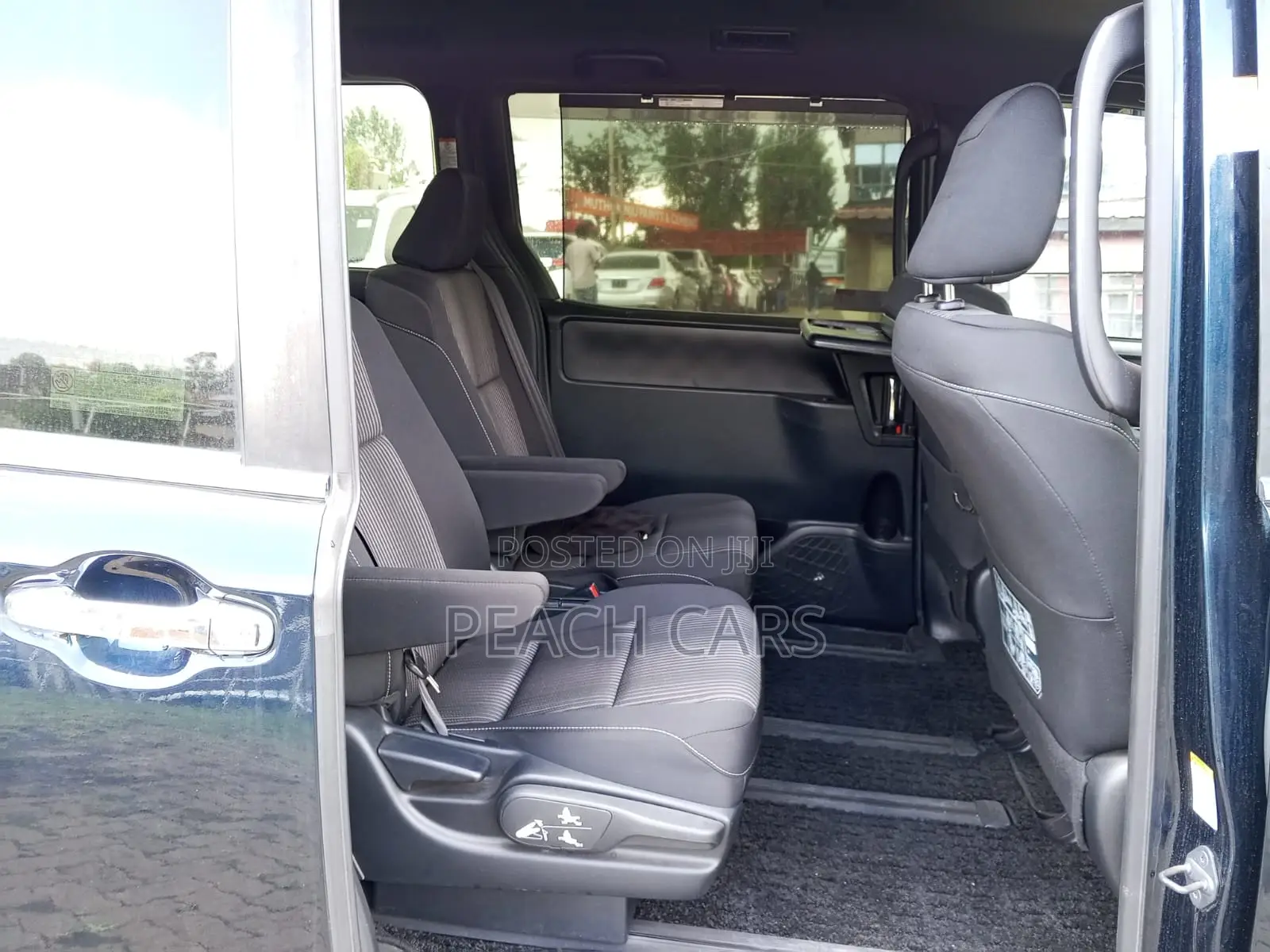 Toyota Voxy 2018 Blue