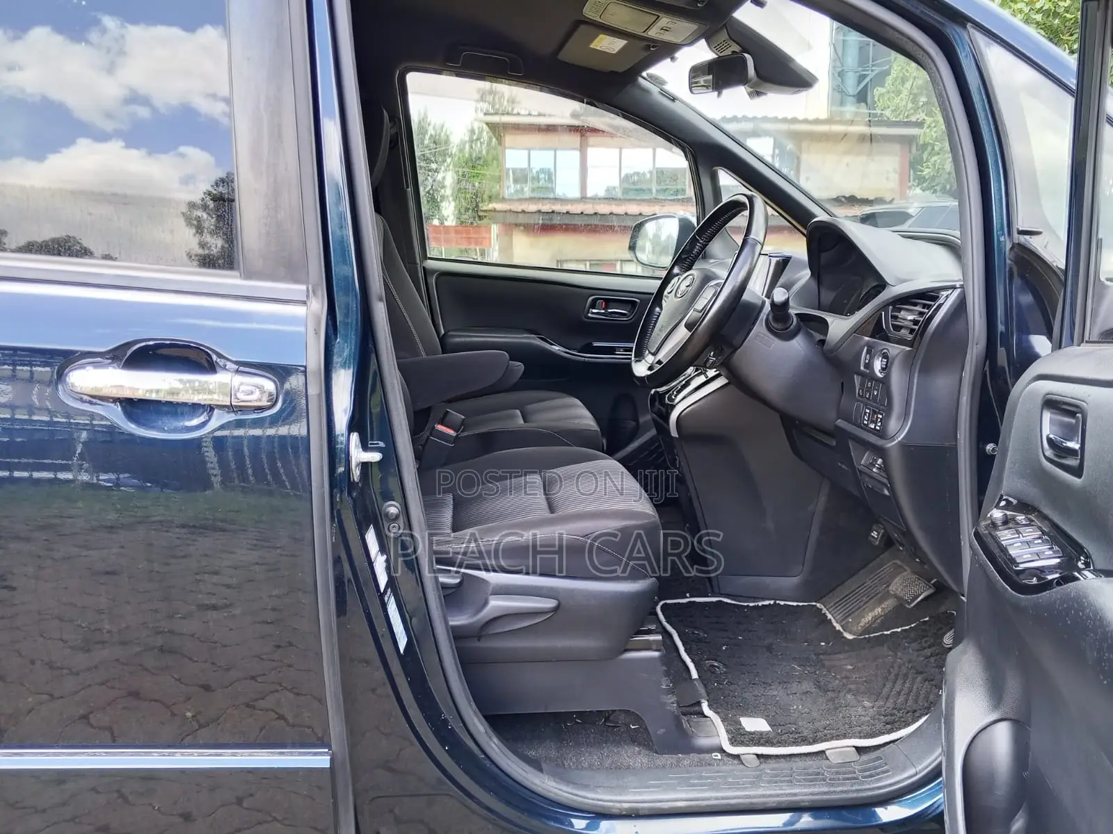 Toyota Voxy 2018 Blue
