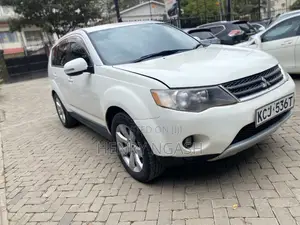 Mitsubishi Outlander 2010 White