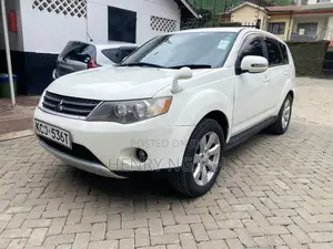 Mitsubishi Outlander 2010 White