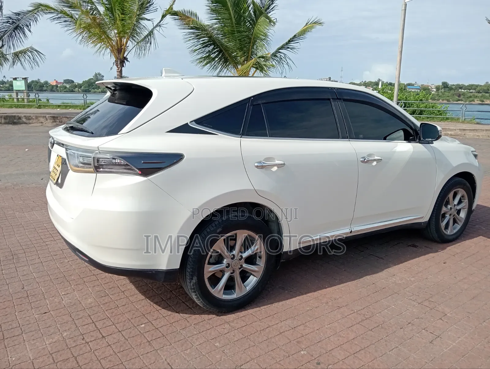 Toyota Harrier 2014 White