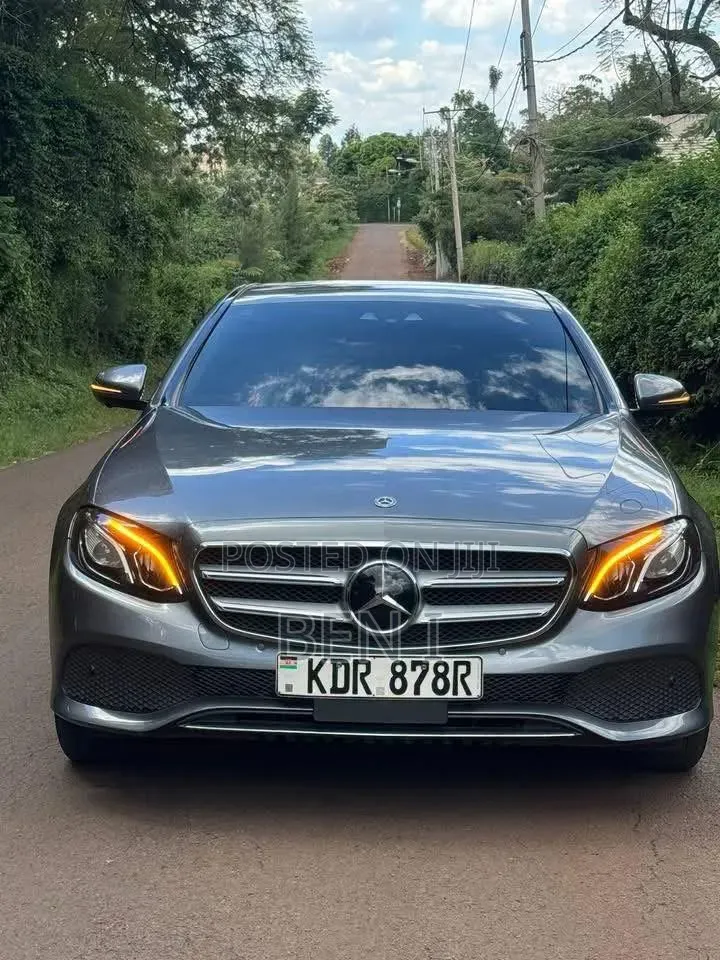 Mercedes-Benz E200 2017 Gray