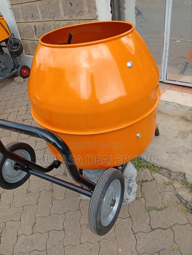 Commercial Two-Wheeled Concrete Mixer 140l - thumbnail 2