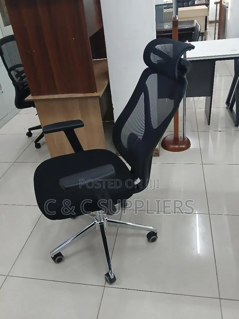 Office Black Ergonomic Swivel Chair.