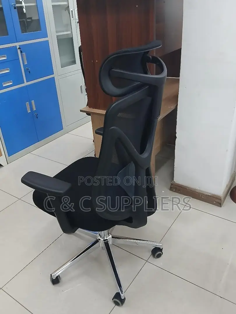 Office Black Ergonomic Swivel Chair.