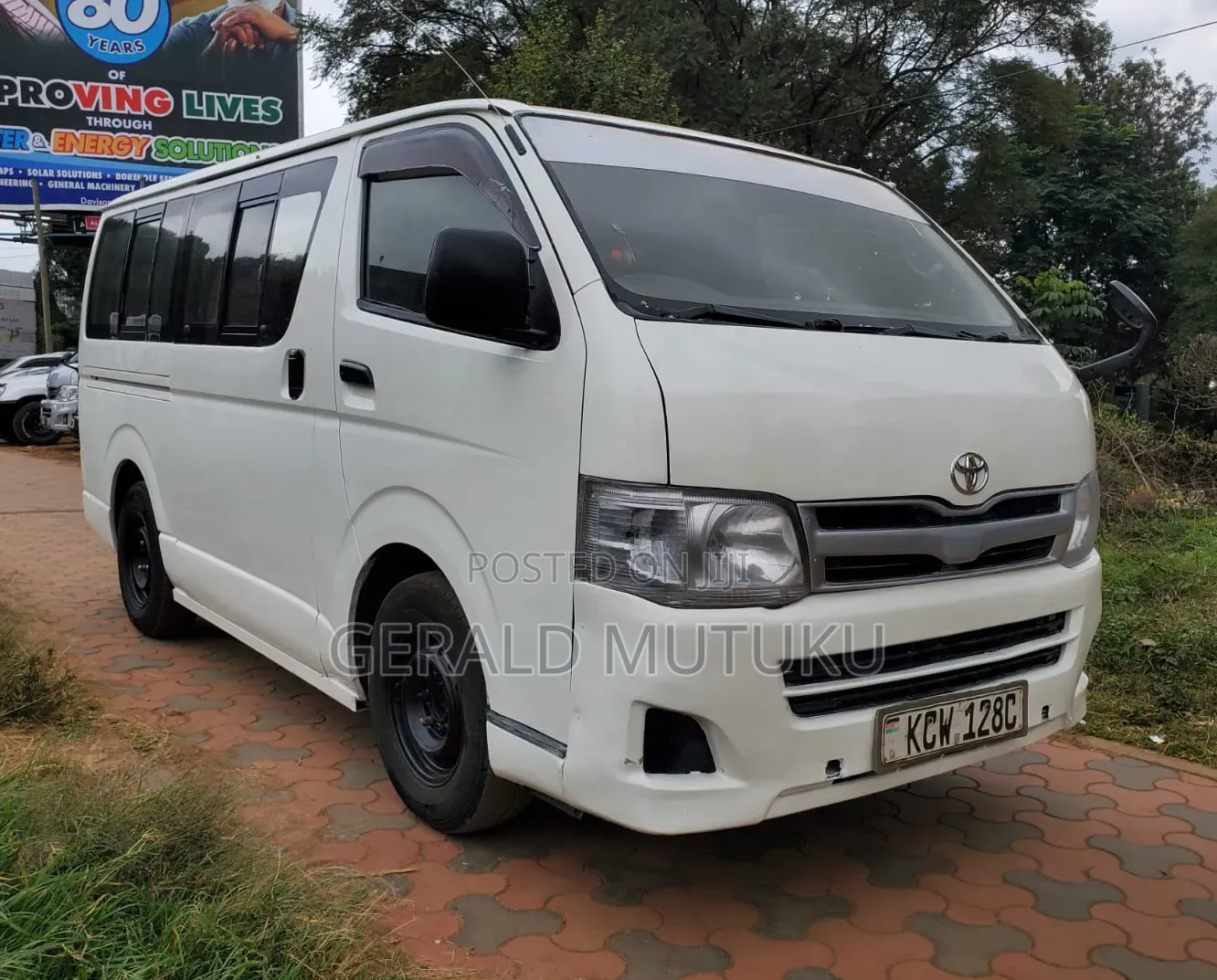 Toyota HiAce 2013 White