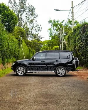 Mitsubishi Pajero V90 3.2 GR Diesel Turbo 2016 Black