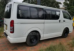 Toyota HiAce 2013 White