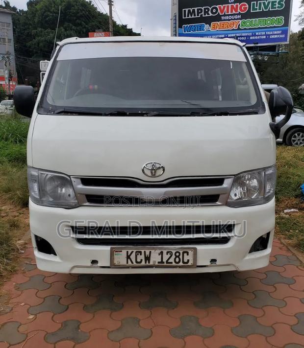 Toyota HiAce 2013 White