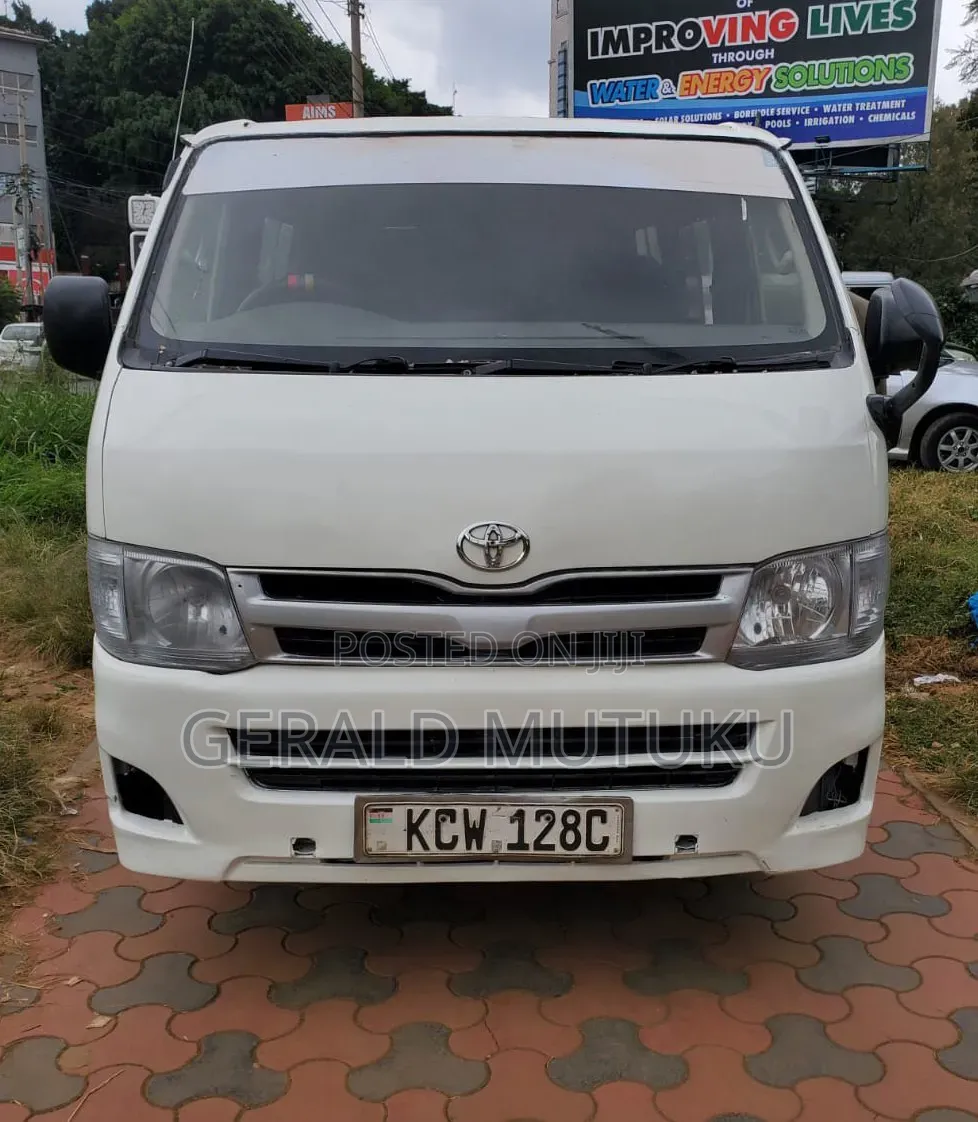 Toyota HiAce 2013 White
