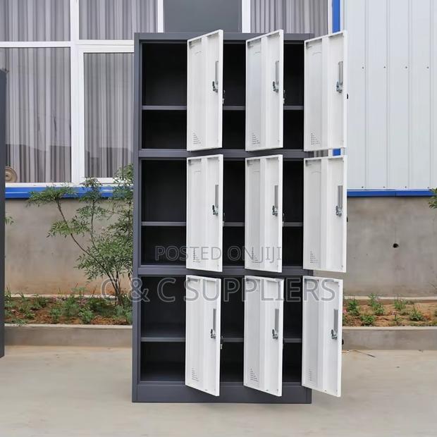 Metallic 9 Locker Cabinet. - thumbnail 7