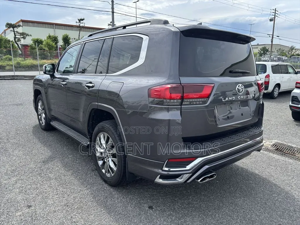 New Toyota Land Cruiser 2024 Gray