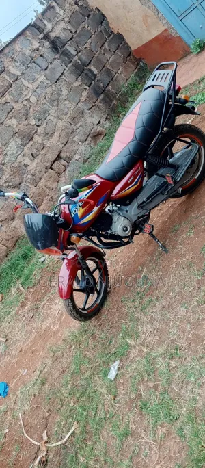 Bajaj Boxer 150 UG 2021 Red