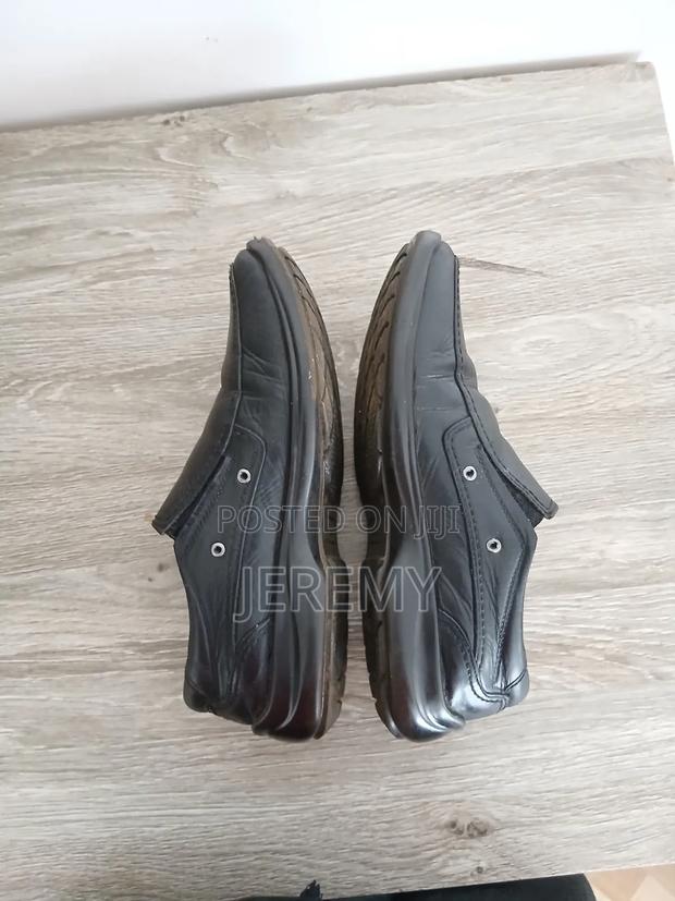 Used Black "Clarks" Loafers - thumbnail 2