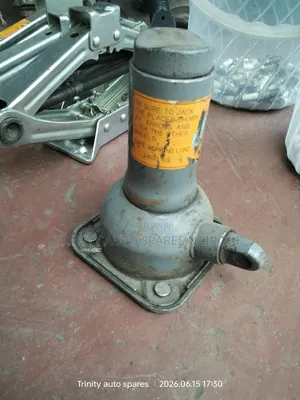 Original Ex Japan Hydrolic Car Jack Available