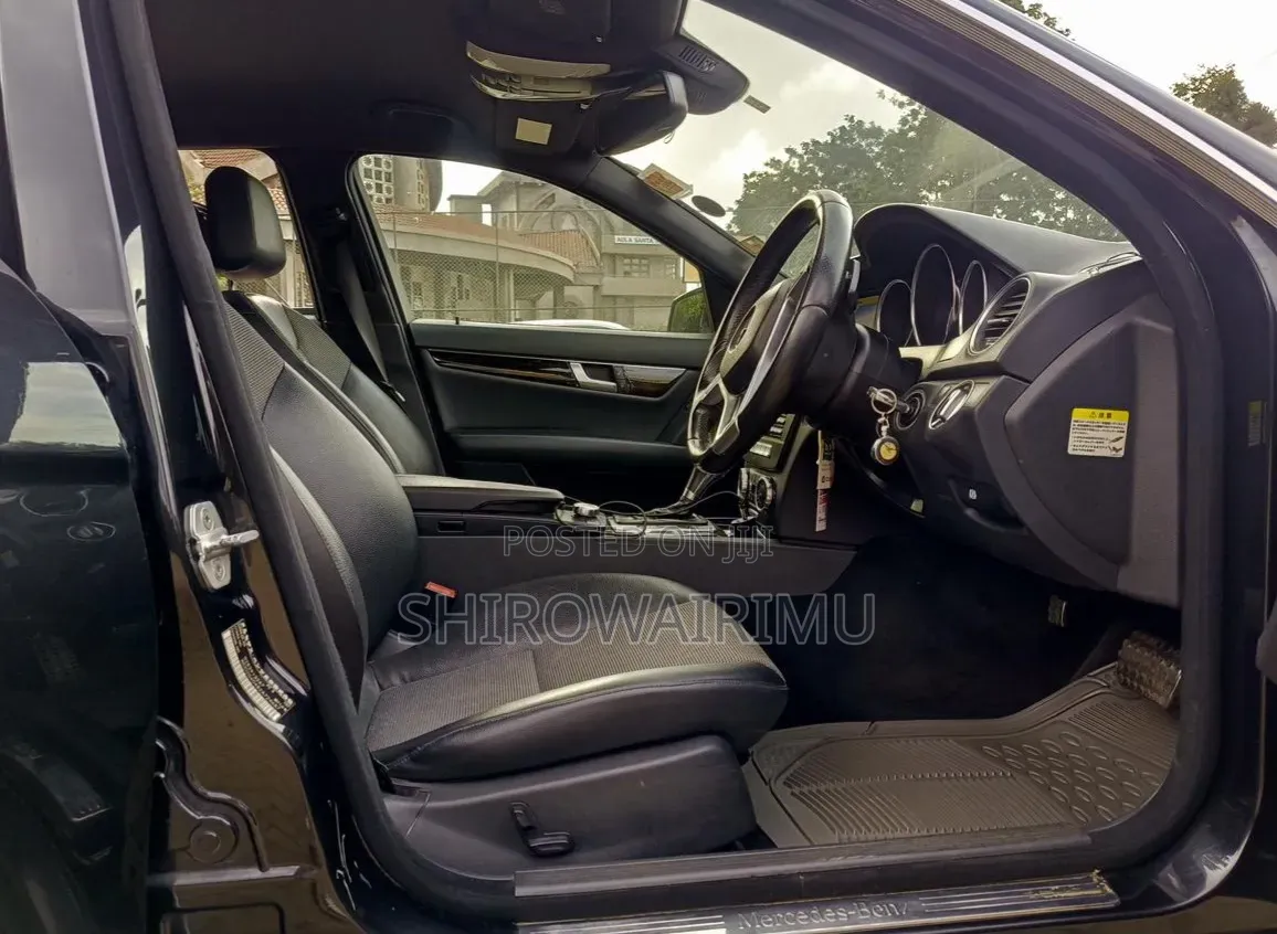 Mercedes-Benz C200 2012 Matt Black