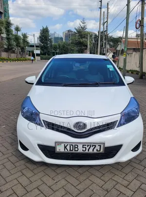 Toyota Vitz 2013 White