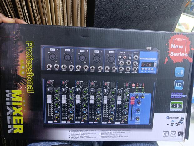 Plain Mixer Yamaha F7