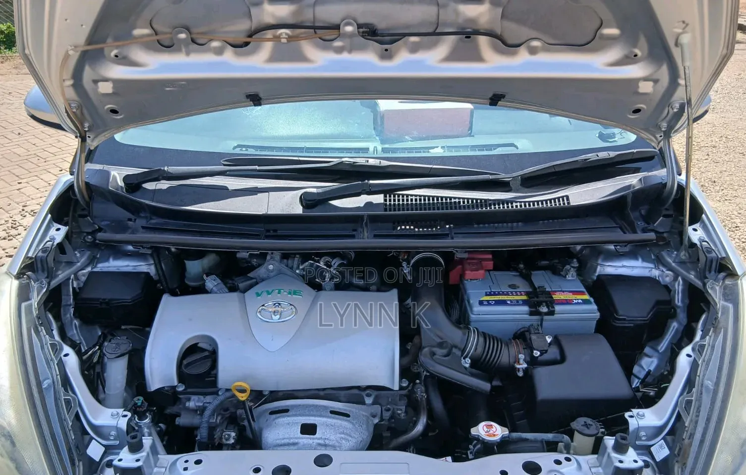 Toyota Sienta 2018 Silver
