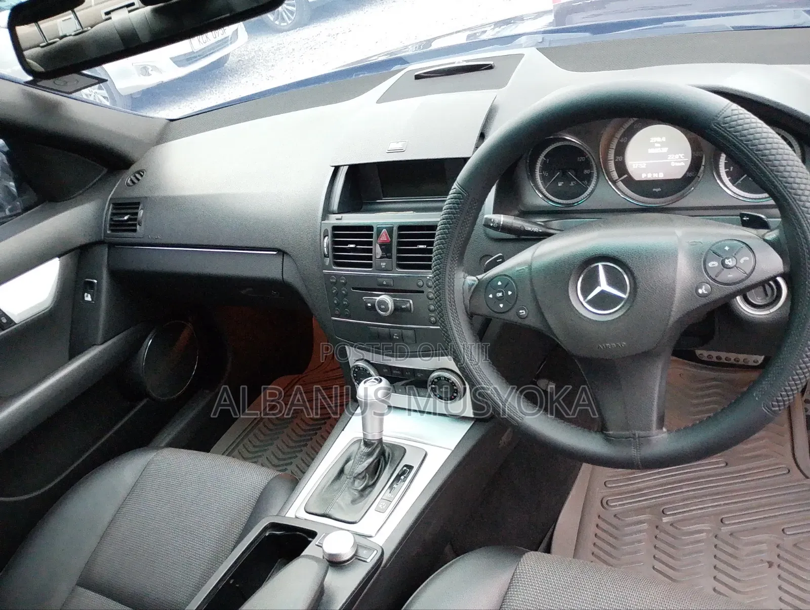 Mercedes-Benz C200 2009 Black