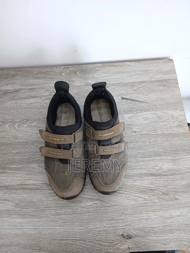 Used Low Comfort Shoes