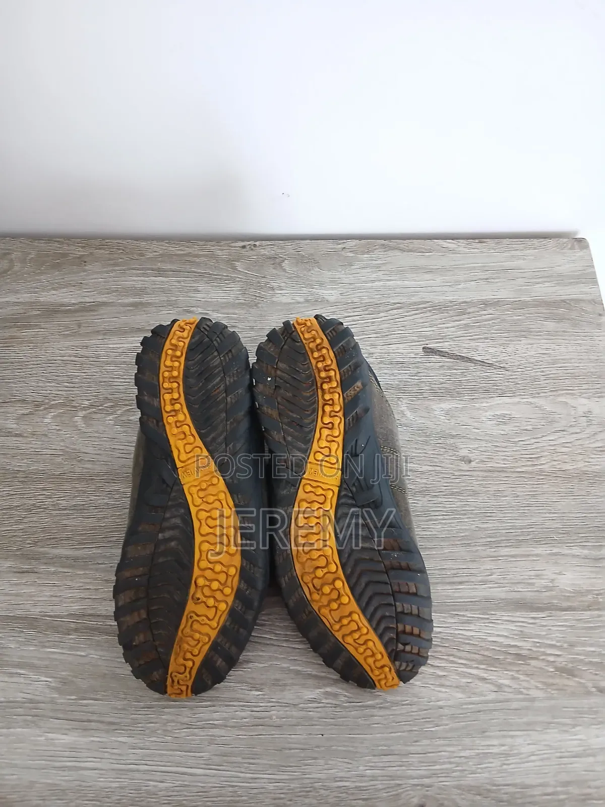 Used Low Comfort Shoes