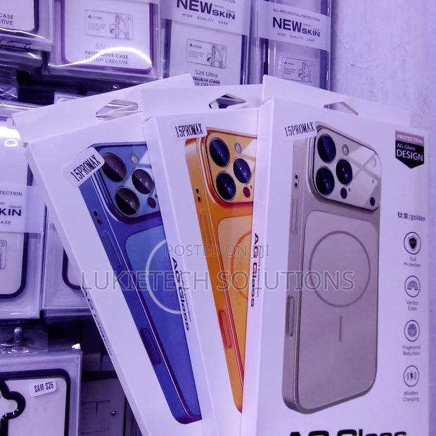 iPhone 15 Pro Max Classic Phone Cover Case