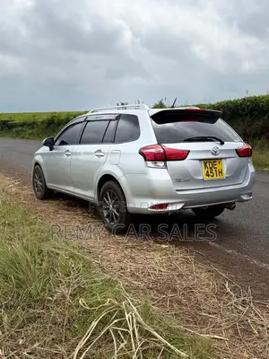 Toyota Corolla Fielder 2016 Silver