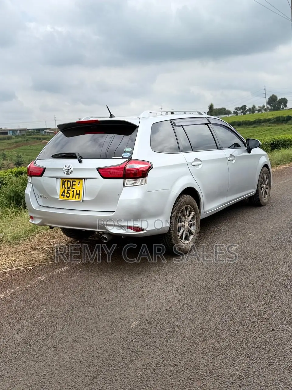 Toyota Corolla Fielder 2016 Silver