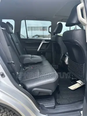 Toyota Land Cruiser Prado 2018 Silver