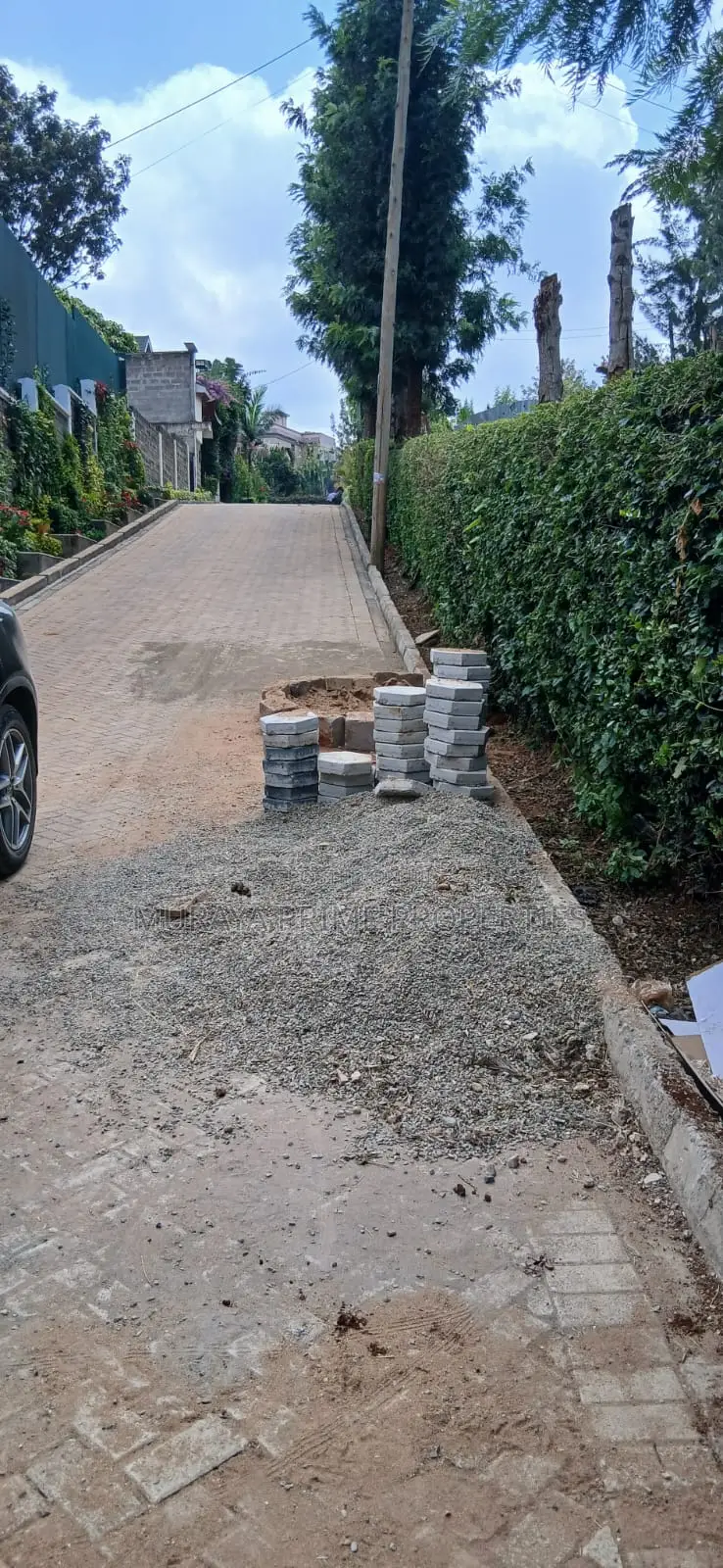 Prime 1⁄4 Acre Plot for Sale – Kerarapon Drive