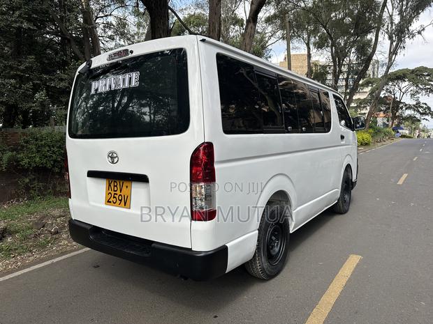 Toyota HiAce 2007 White - thumbnail 3