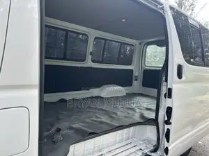 Toyota HiAce 2007 White