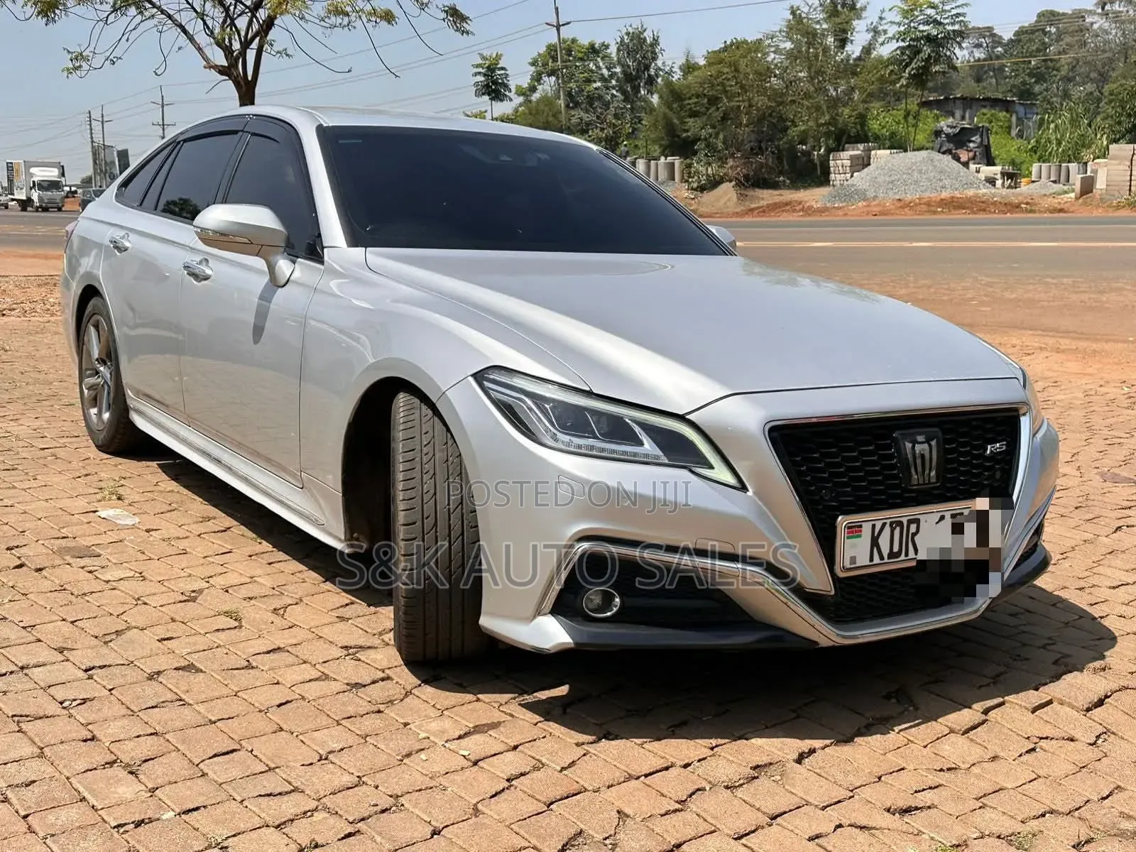 Toyota Crown 2019 Silver
