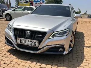 Toyota Crown 2019 Silver