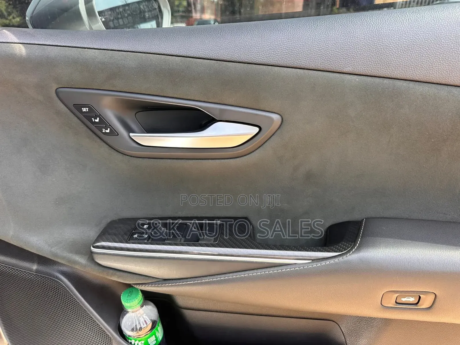 Toyota Crown 2019 Silver